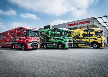 Renault-Trucks_Dynamics_Roadshow_Fahrzeuge_in_Frechen_06
